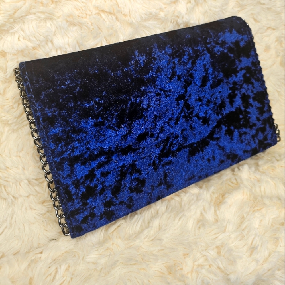 NWOT Blue Velvet Chealsea 28 Clutch